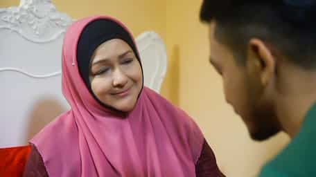 Dia Isteri Luar Biasa Ep 17