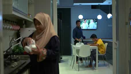 Watch Bahagia Bukan Bidaan Episode 12 With Subtitles Viu United Arab Emirates