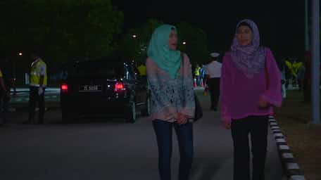 Sayangku Kapten Mukhriz Episode 1